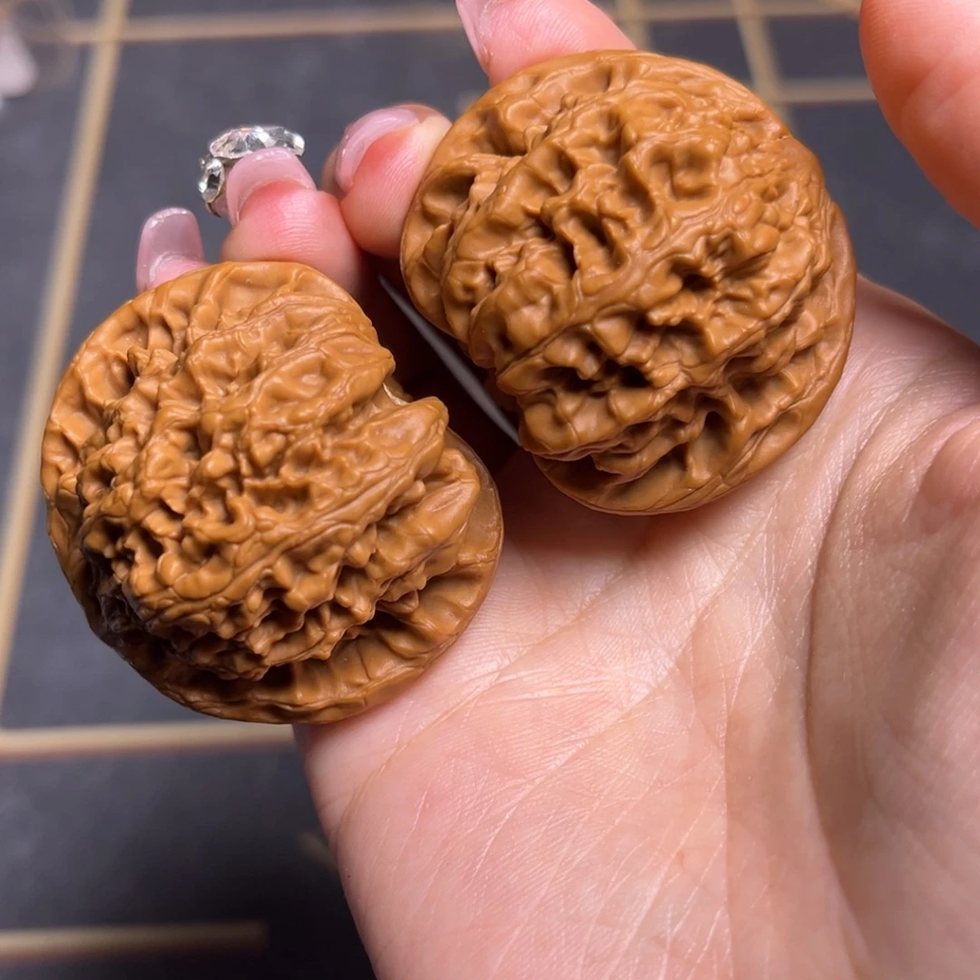 文玩核桃吊坠野牛44.5