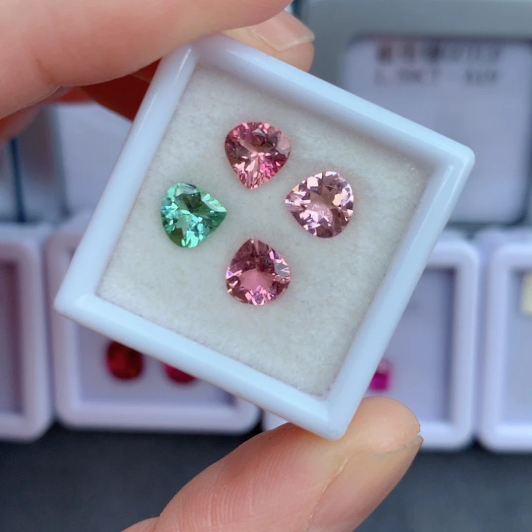 未镶嵌2.6克拉裸石碧玺