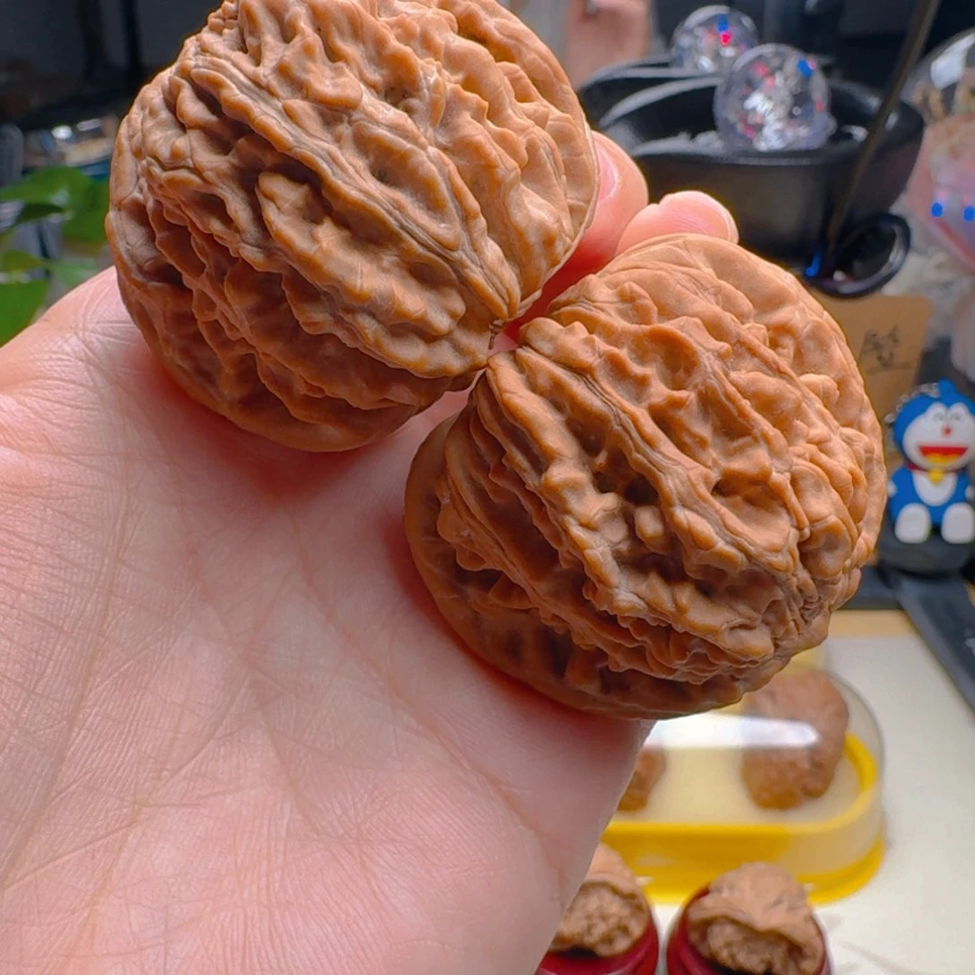 核桃把件51克44尺楼子