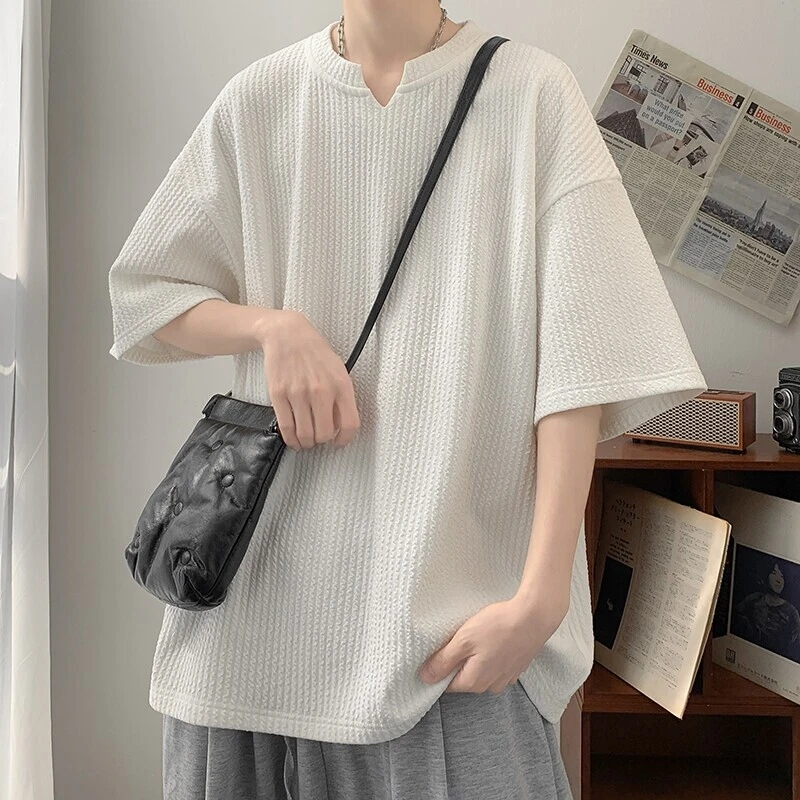 夏季新款褶皱肌理感小V领短袖T恤男士潮牌高级感宽松休闲半袖上衣