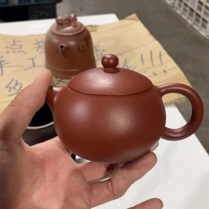 老厂紫砂壶一件。