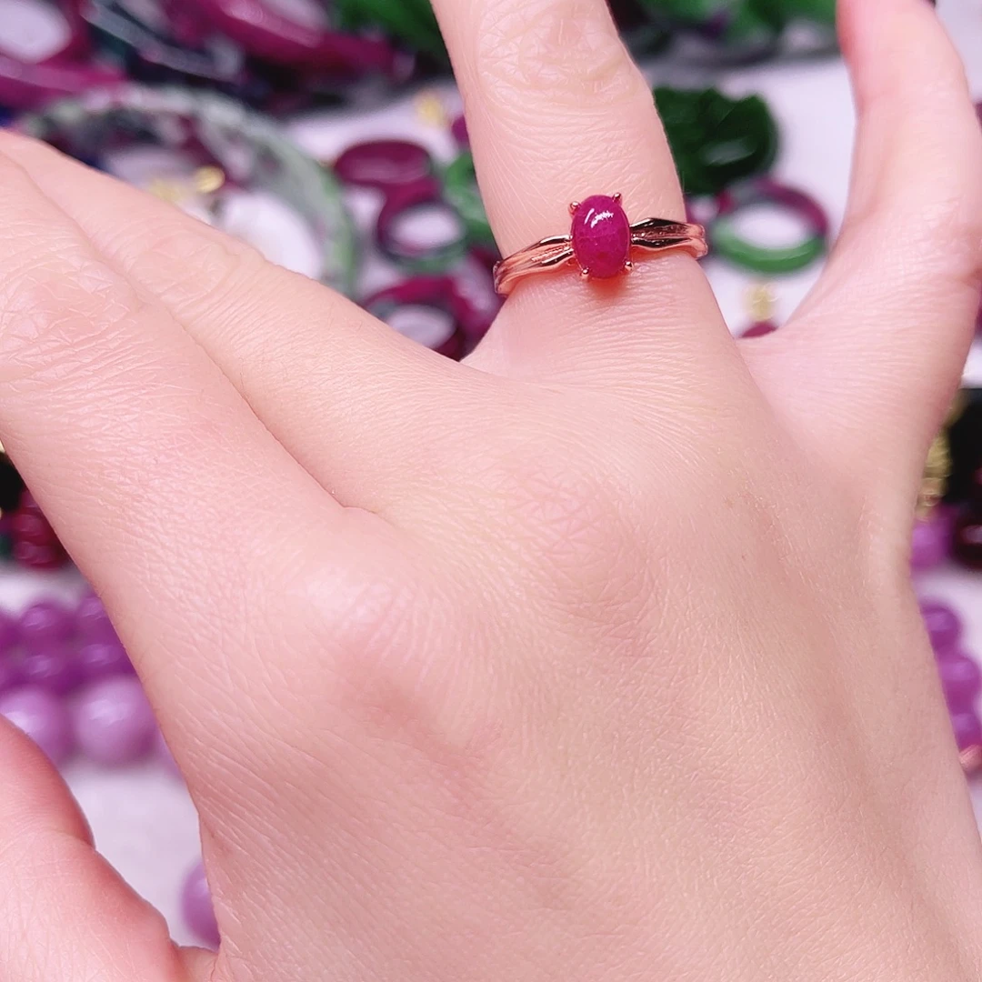 红宝石未镶嵌戒指