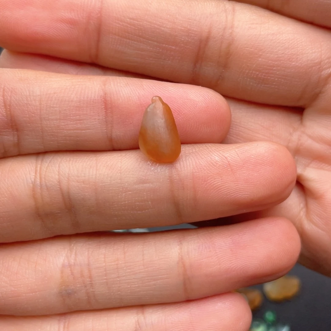 定制翡翠未镶嵌毛货