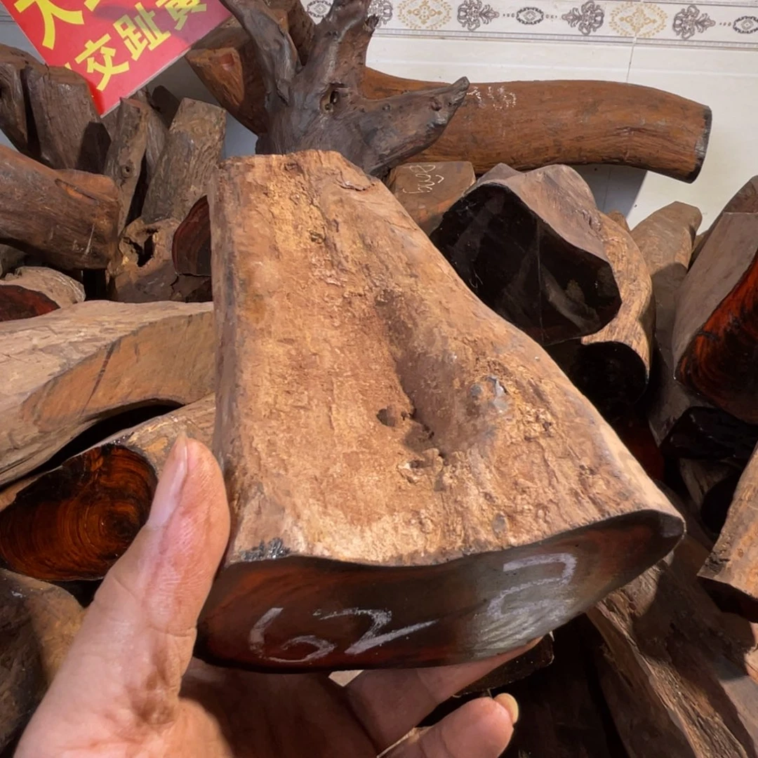 韭***哥木大红酸枝原料摆件