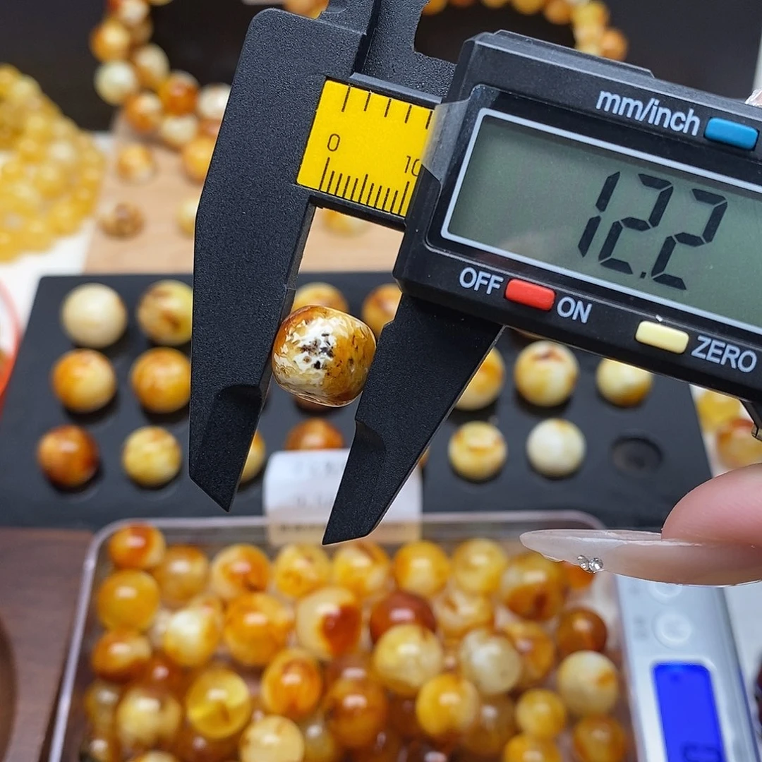未镶嵌琥珀裸石蜜蜡560