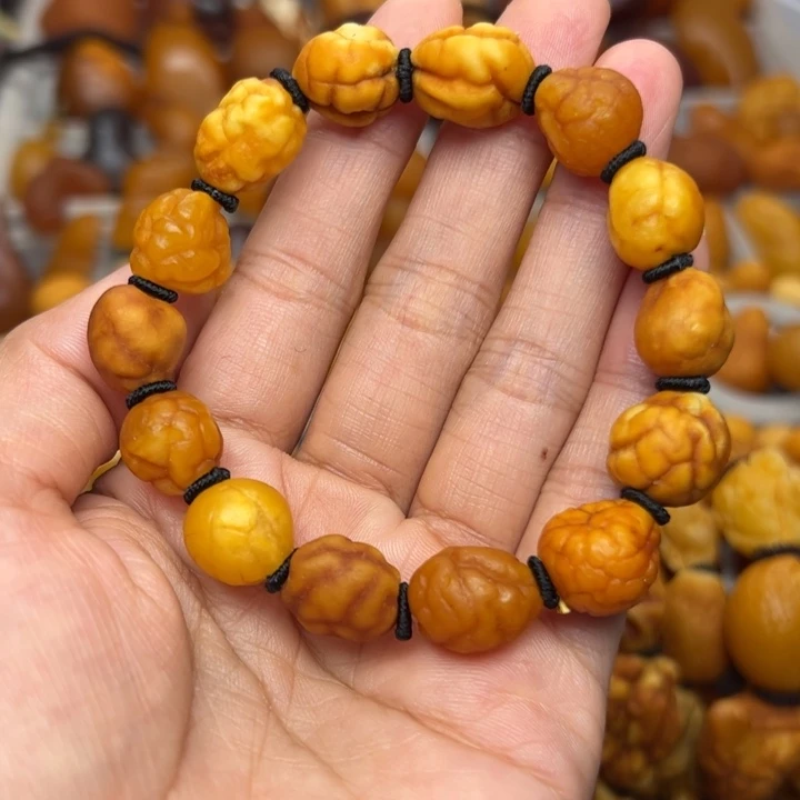 琥珀未镶嵌裸石天然蜜蜡