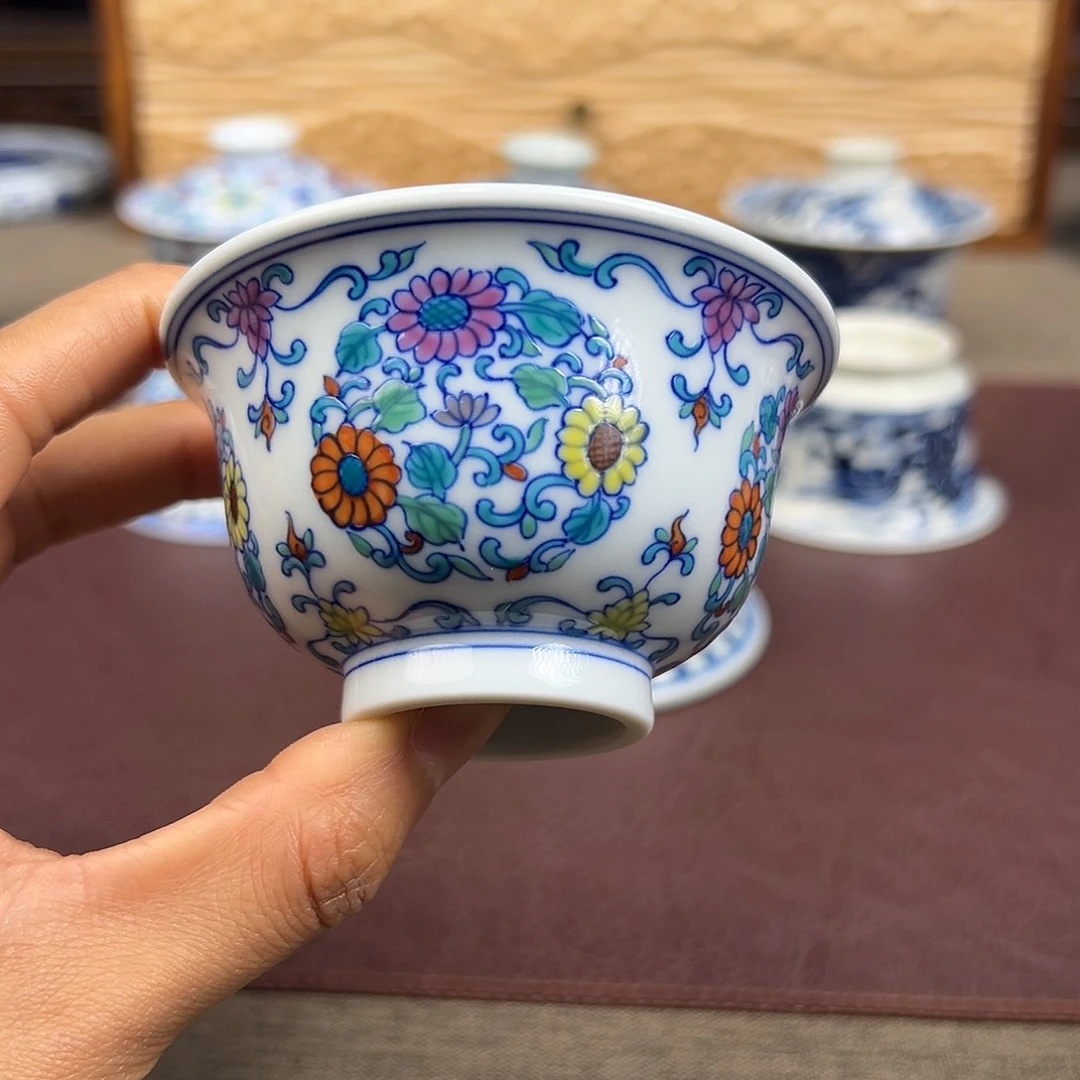 摆件景德镇缠枝团花压手杯
