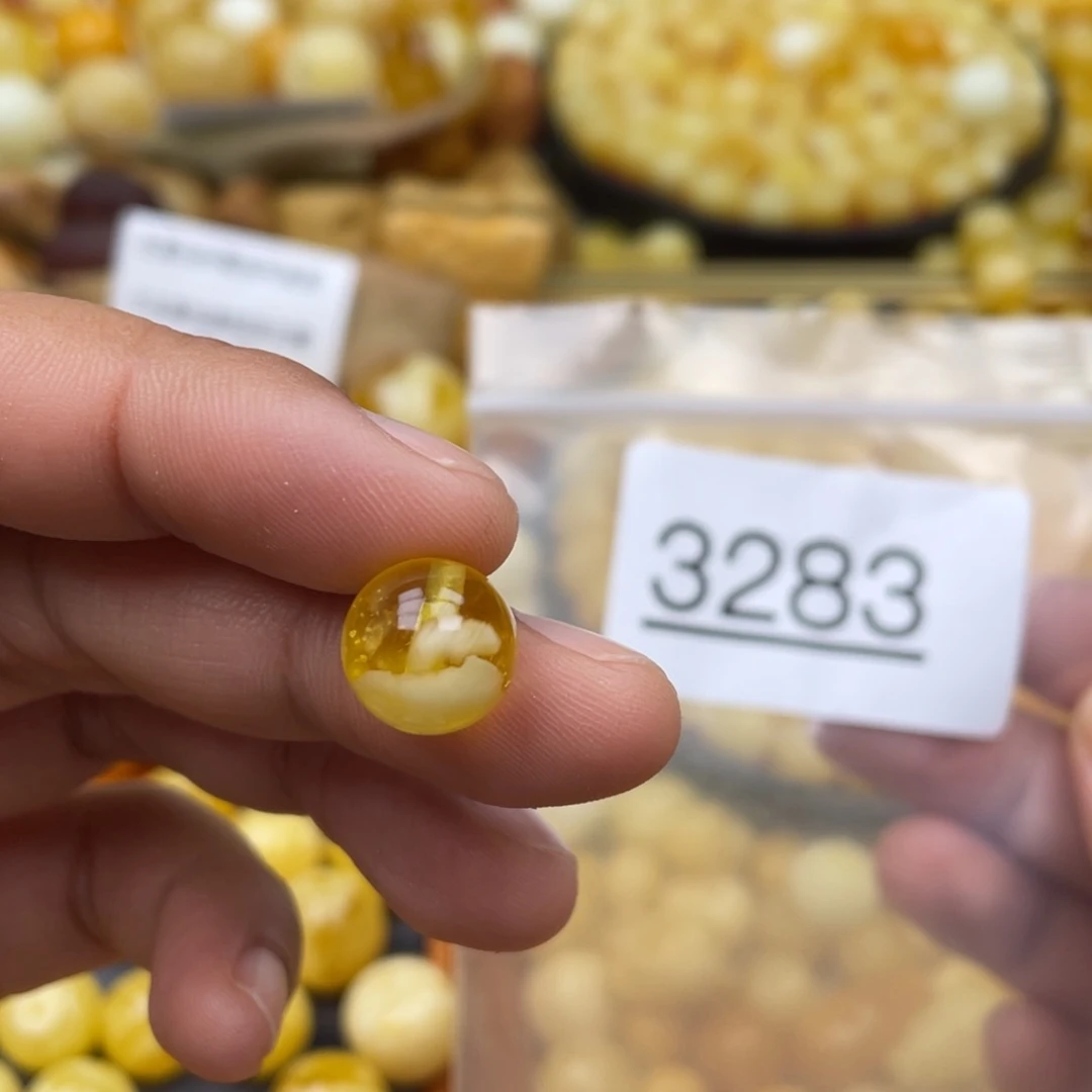 琥珀珠宝奇石未镶嵌吴*三