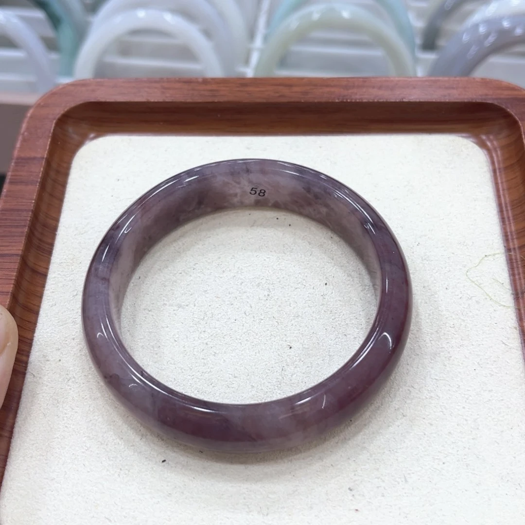 未镶嵌手镯石英质玉?****伊