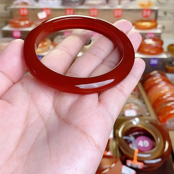 玛瑙/玉髓手镯未镶嵌思*