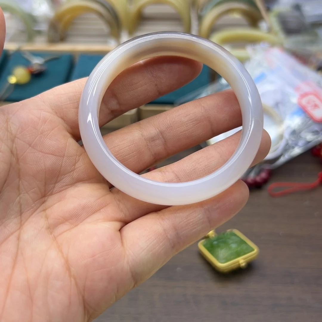 和田玉未镶嵌手镯53.4圈围109