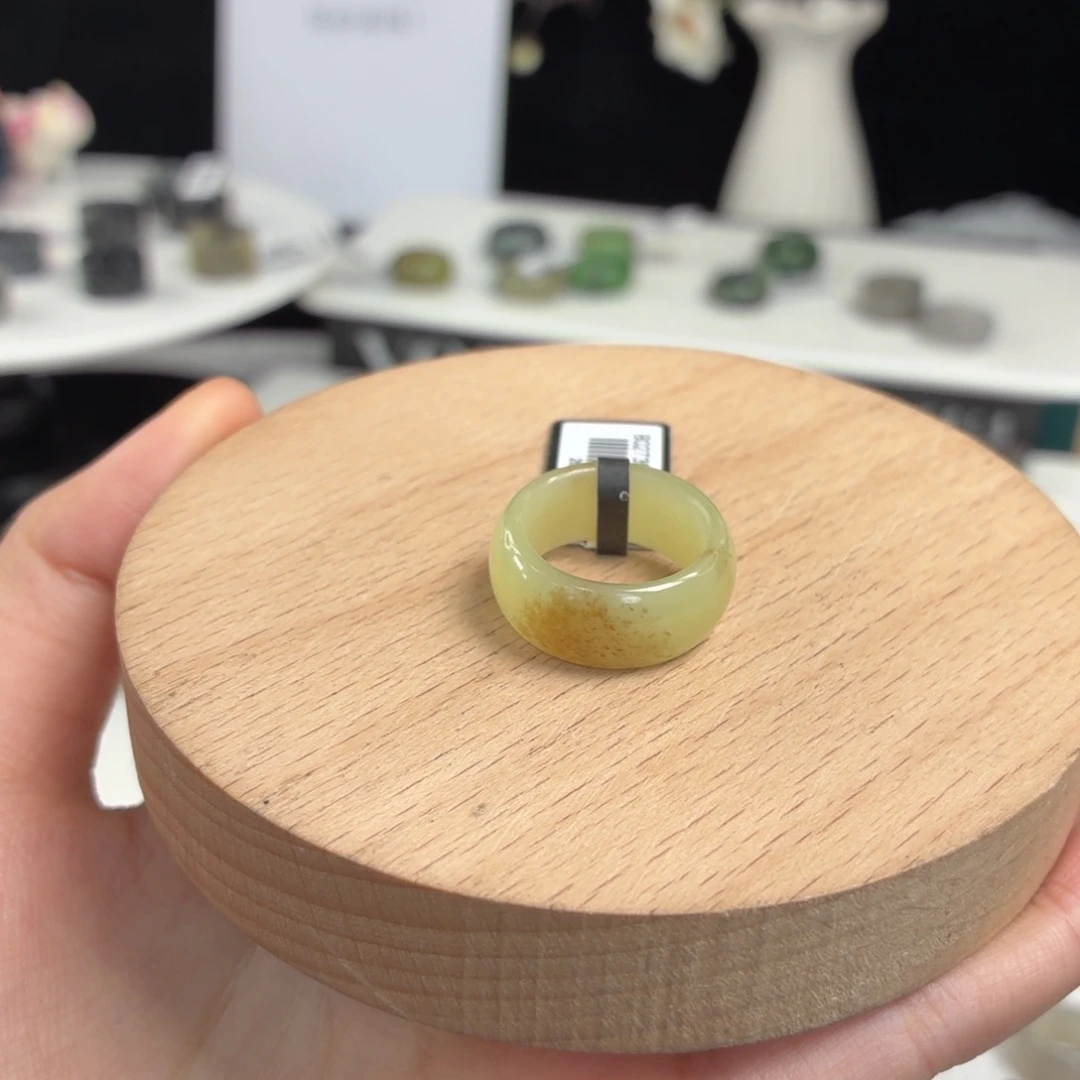 和田玉（糖玉）未镶嵌戒指飘桂花w88