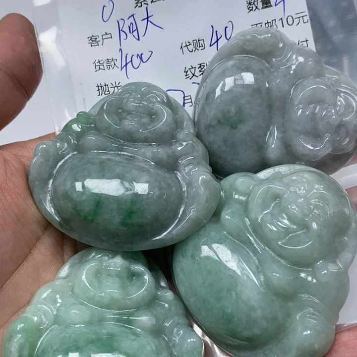 翡翠未镶嵌颈饰阿****阁