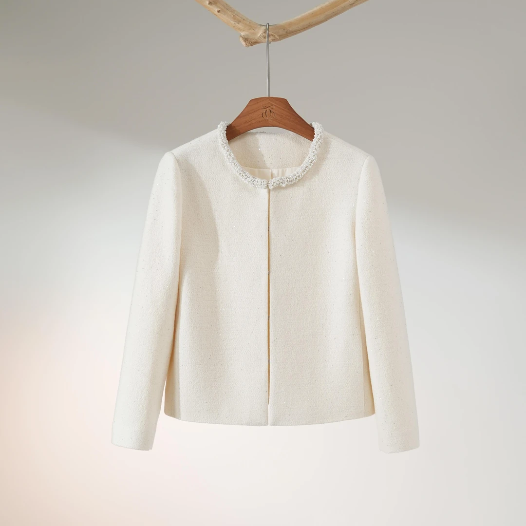 西子/【卡洛琳】羊毛棉精致小香风重工钉珠象牙白外套/WTBH2165