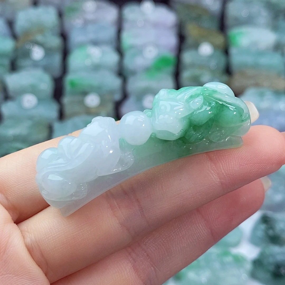 颈饰未镶嵌翡翠天然