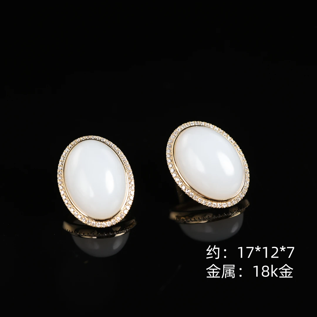 本真 | “如云”严选精品和田玉顶俄白玉18k金耳饰