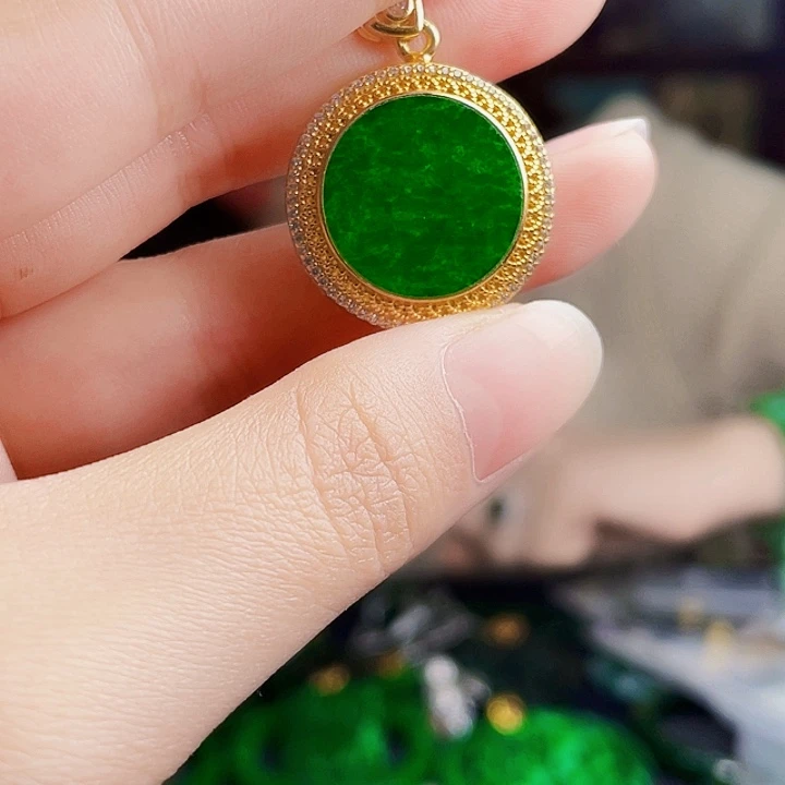 翡翠银S925镶嵌颈饰多样性