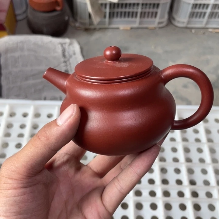 茶壶紫砂老厂紫砂壶一件。