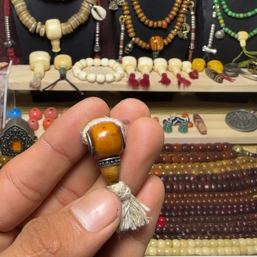 十***點格桑工艺品叶西直播间