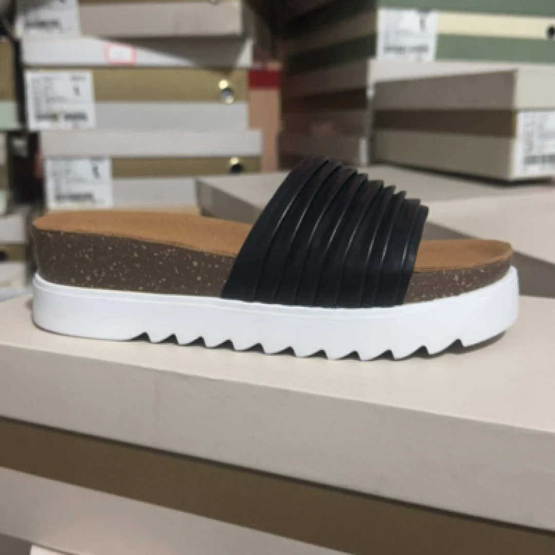 轻奢品牌高端女鞋听主播扣号下单