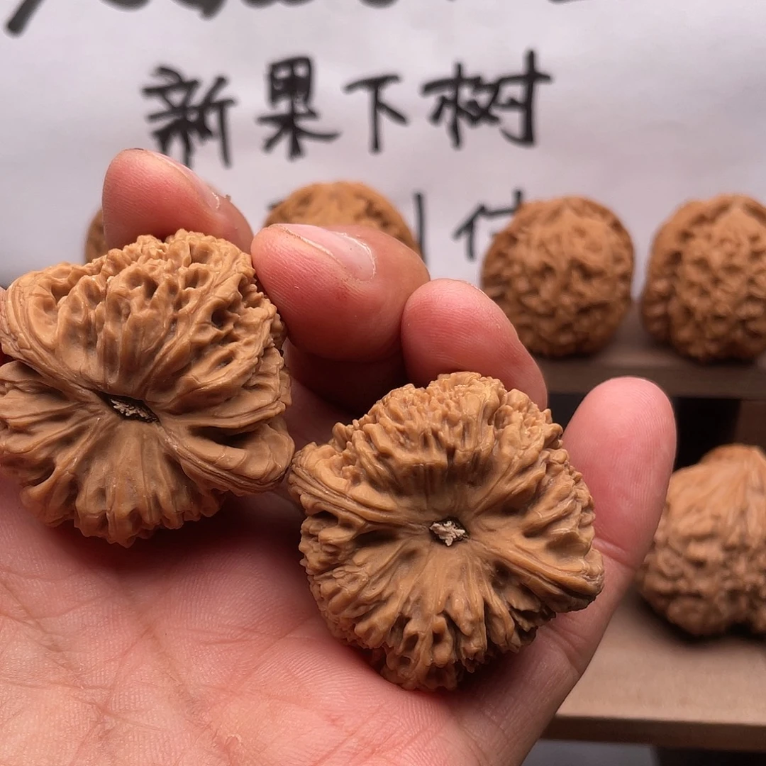 l***n吊坠桃核南疆石凹底42全品无修
