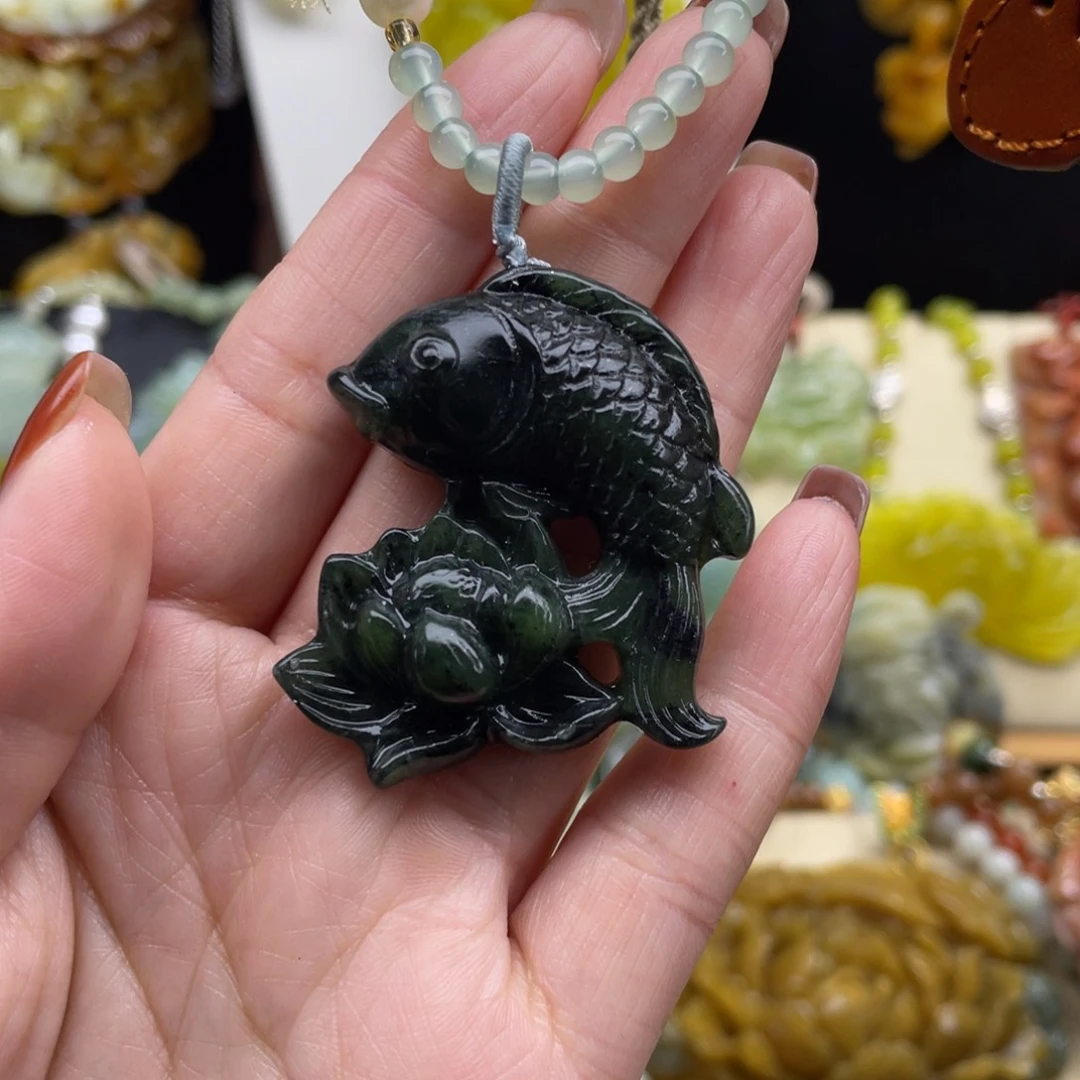 未镶嵌蛇纹石玉颈饰