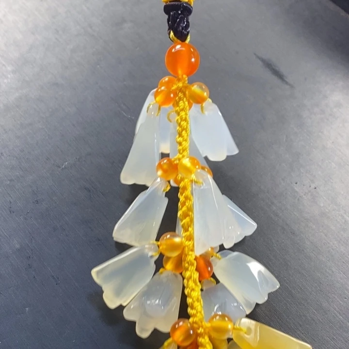 石英质玉（黄龙玉）未镶嵌颈饰