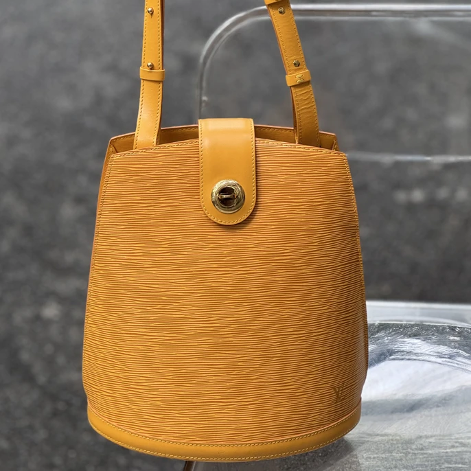 95新 LouisVuitton/路易威登 水波纹水桶斜挎包 经典百搭
