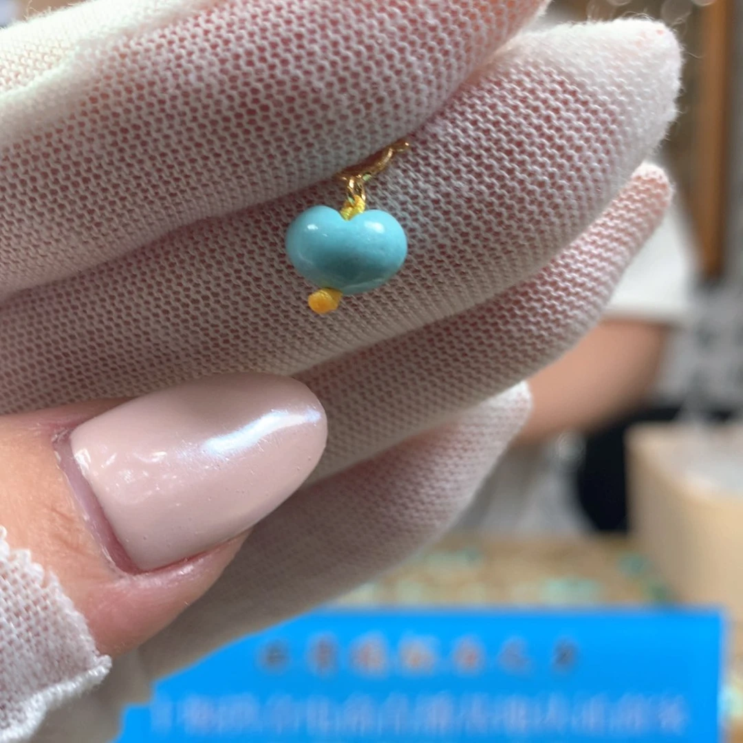 绿松石未镶嵌挂件