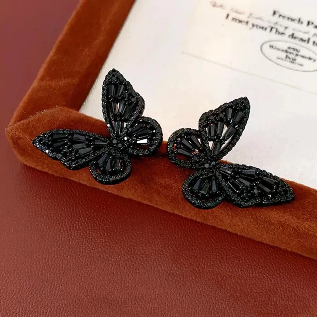 铜合金耳饰 A008 黑色蝴蝶秋冬轻奢高级感时尚耳环法式简约