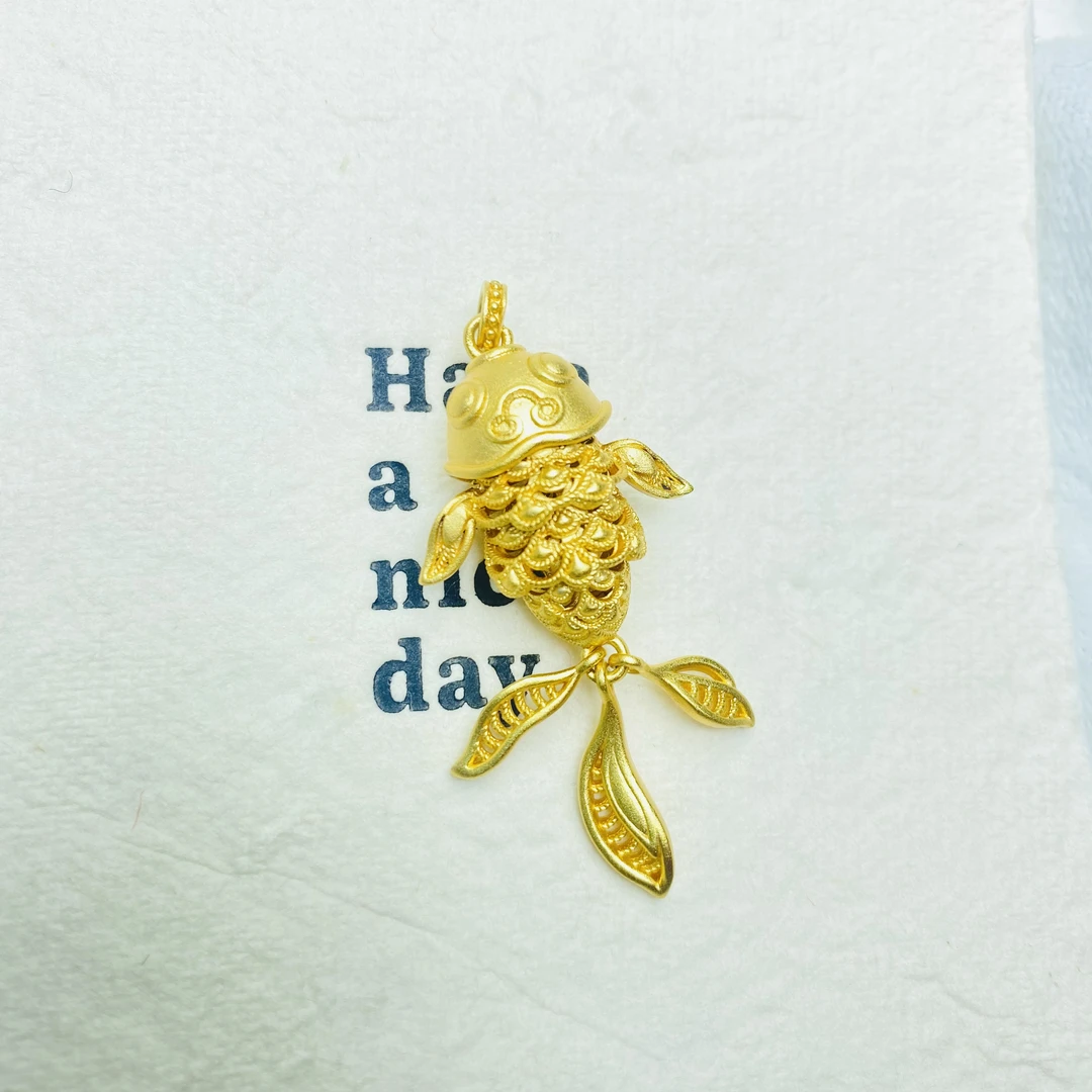 K0539黄色镂空小鱼吊坠多样性发货47272