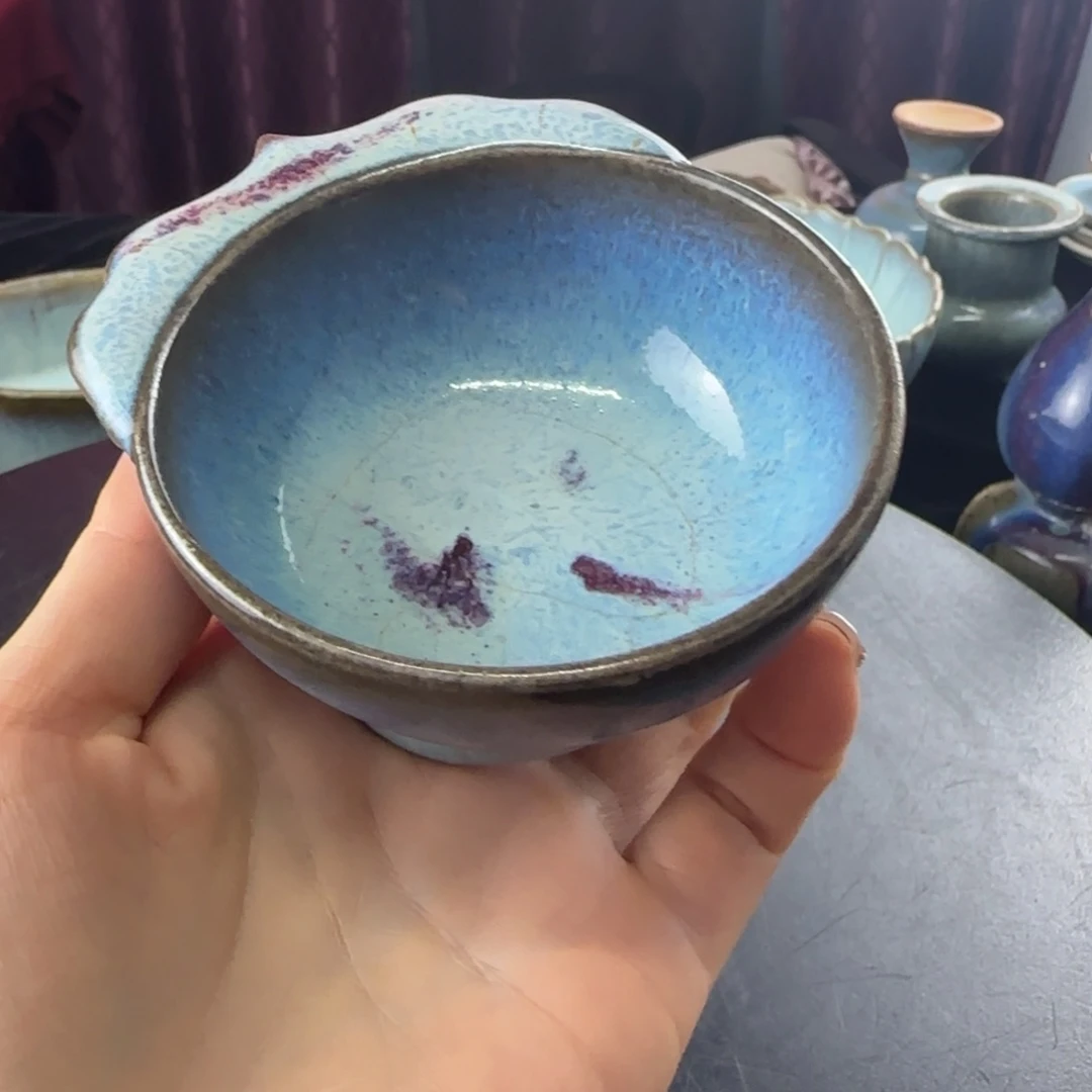 室***雅瓷片器型规整，釉水清澈