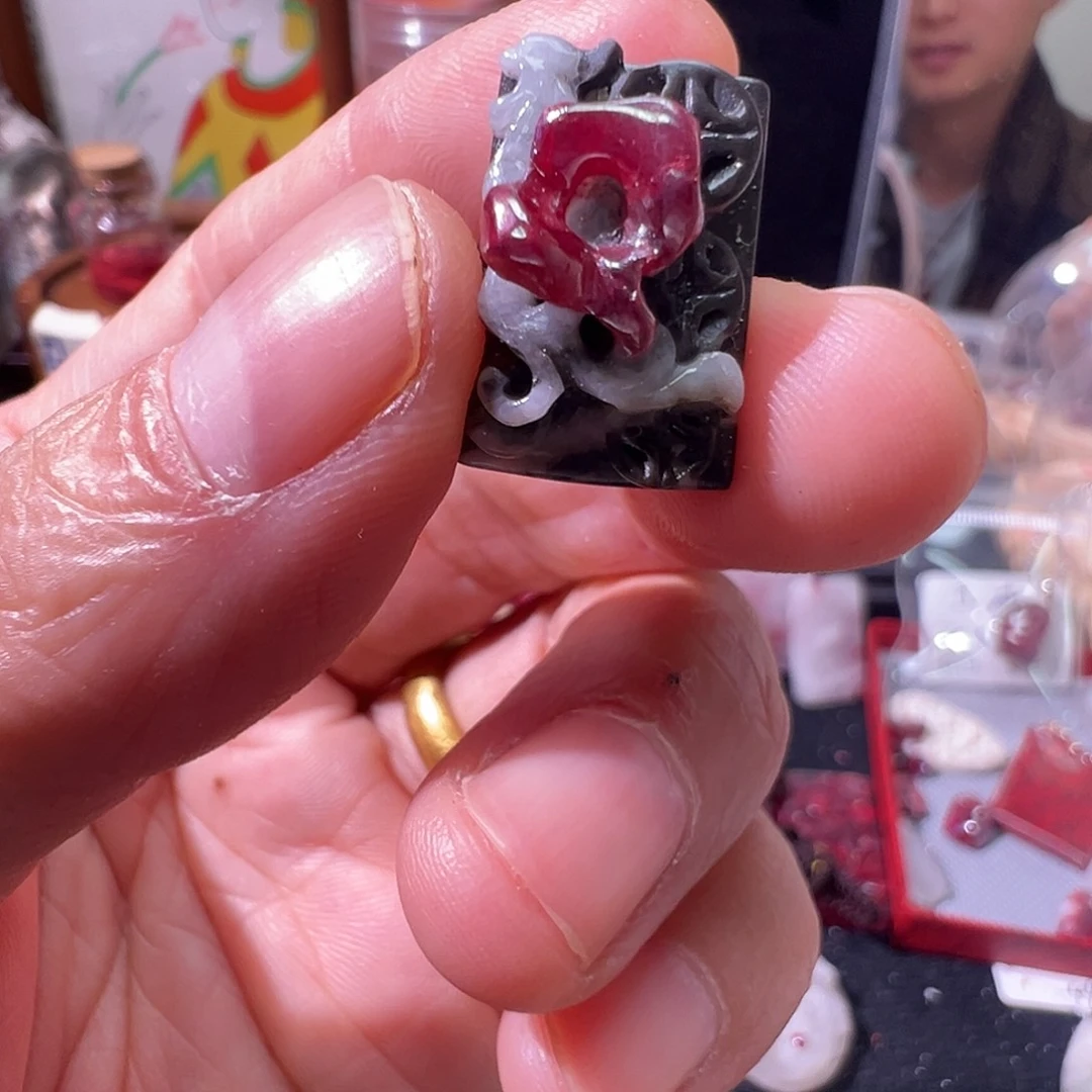 天然辰砂雕刻朱砂小牌子