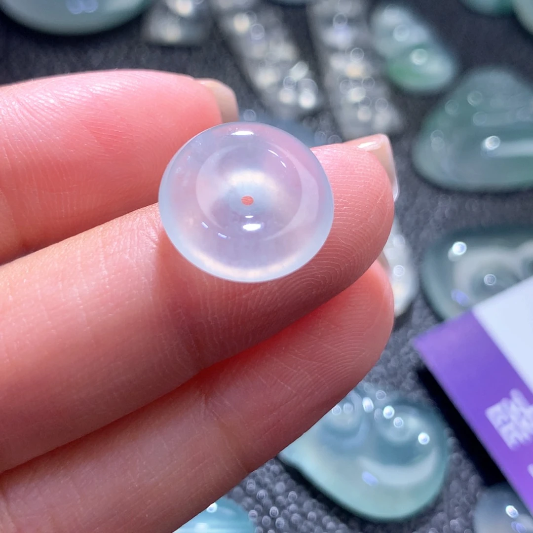 翡翠未镶嵌颈饰缅甸