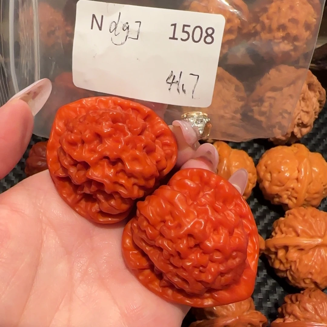 狼***惑吊坠文玩核桃玉化官帽41精品