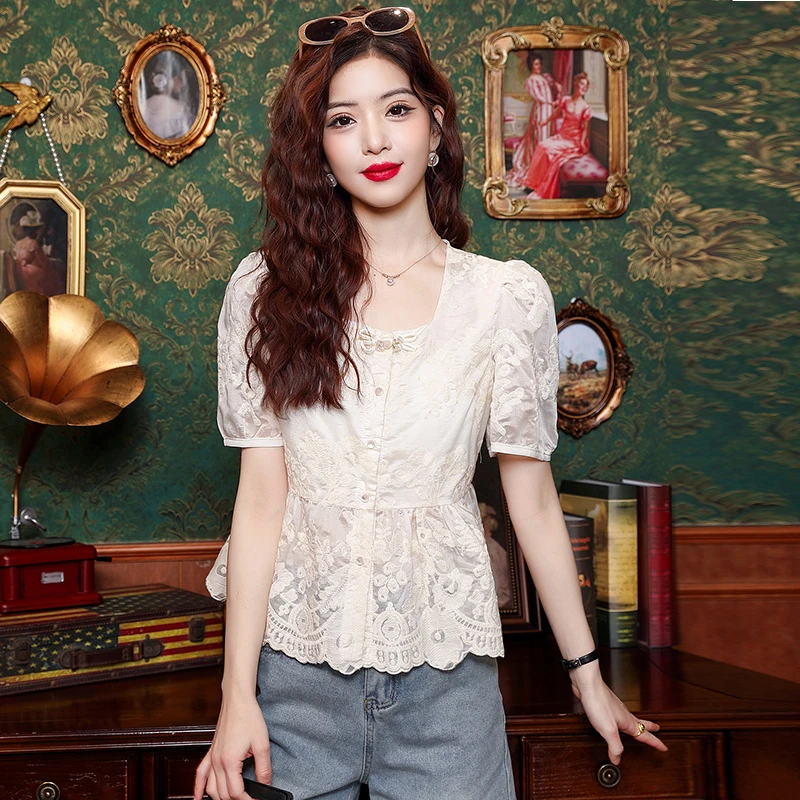 新中式刺绣衬衫女夏季爆款国风方领盘扣裙摆衬衣复古泡泡短袖上衣
