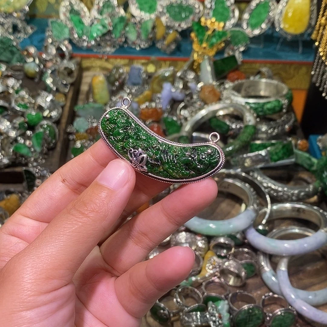 散珠翡翠一个炸炸炸