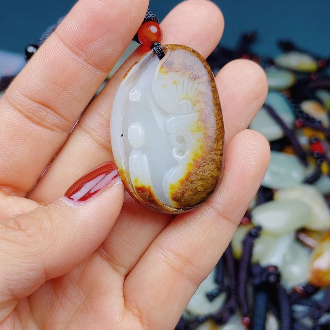 和田玉未镶嵌颈饰