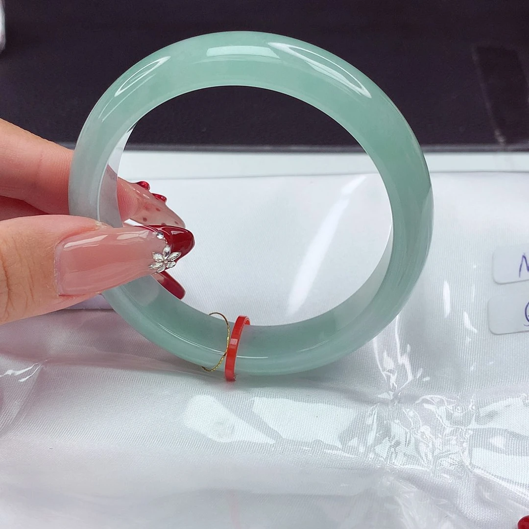 翡翠手镯未镶嵌56圈249