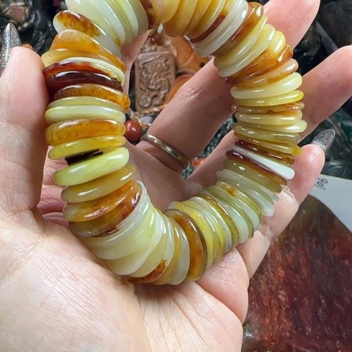 透闪石质玉未镶嵌珠宝奇石