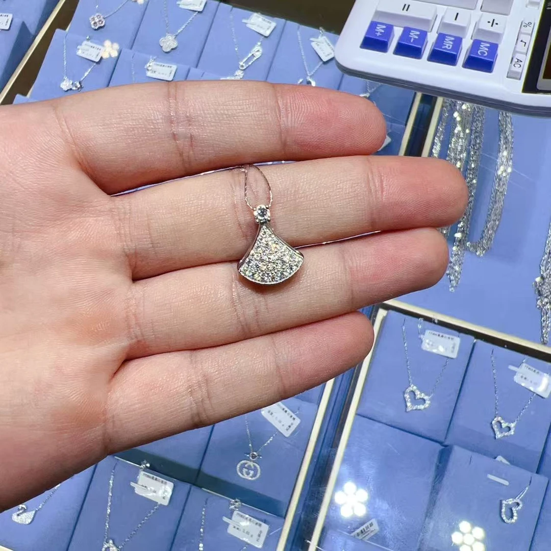 X【铂金纪】PT950铂金镶嵌吊坠 小裙子扇子吊坠