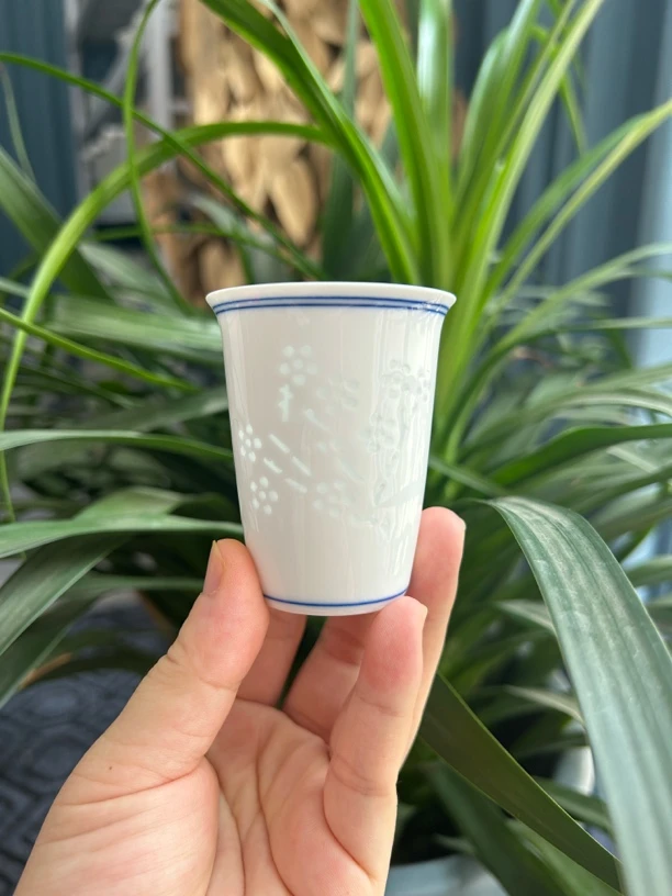 景德镇高温釉下青花手绘玲珑闻香杯梅兰竹菊容量70 80cc左右