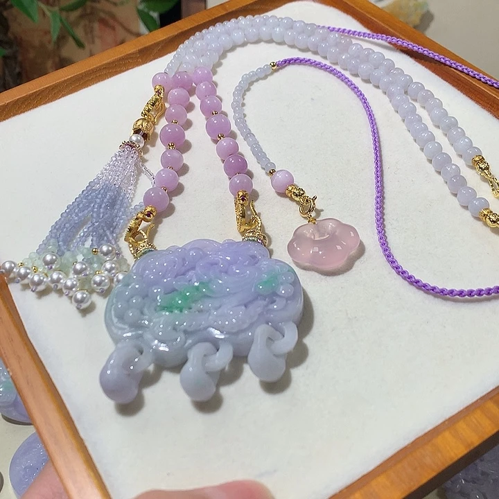 翡翠未镶嵌颈饰翡翠吊坠