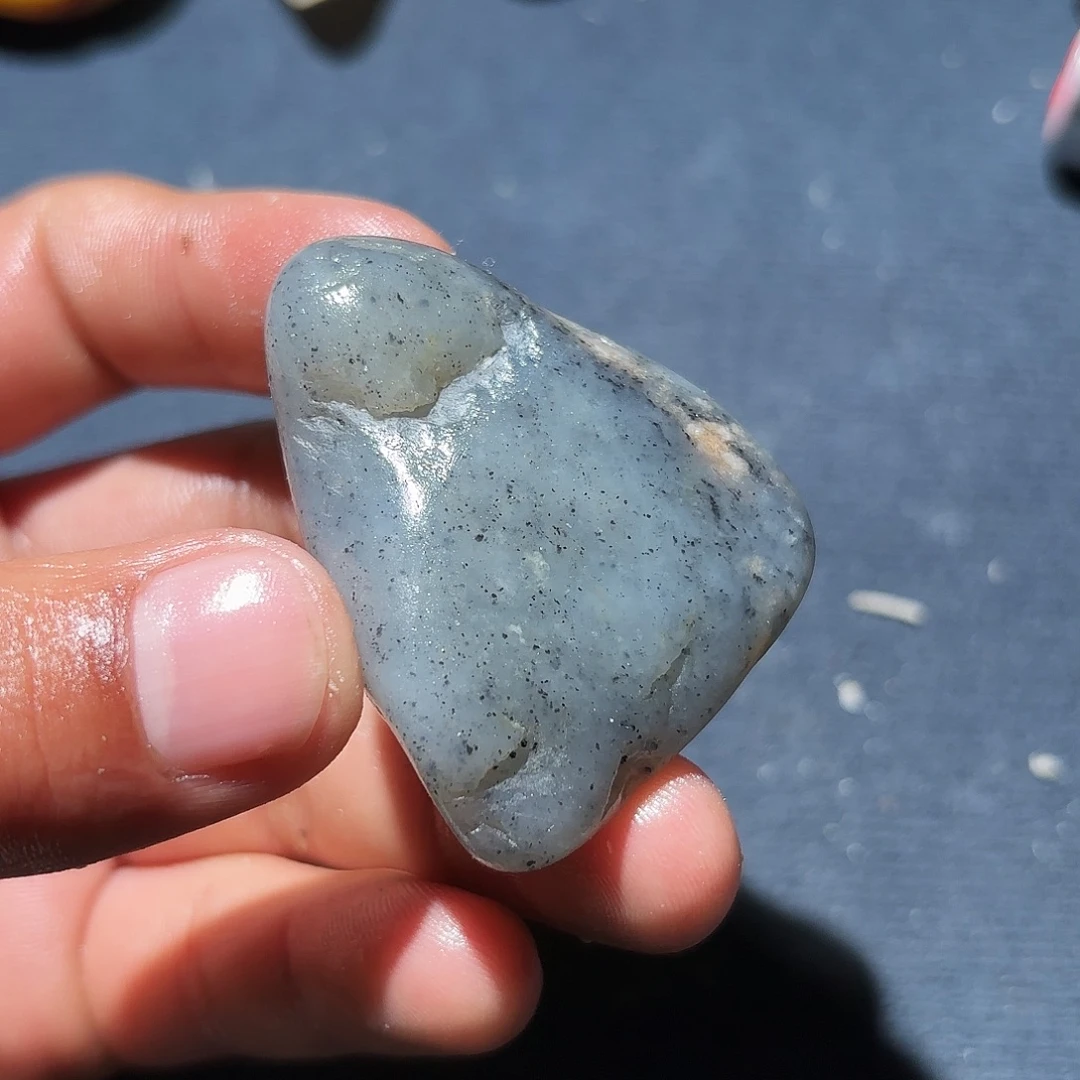 和田玉未镶嵌珠宝奇石