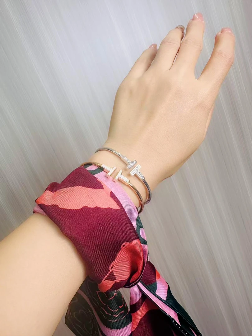 《VK家高定版》围巾双T手卓围巾时尚轻奢气质围巾