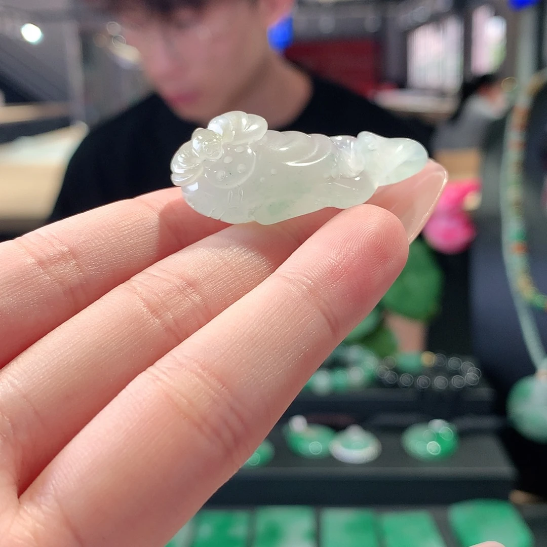 石英质玉未镶嵌吊坠