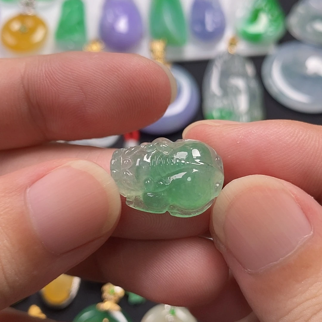 颈饰未镶嵌翡翠翡翠