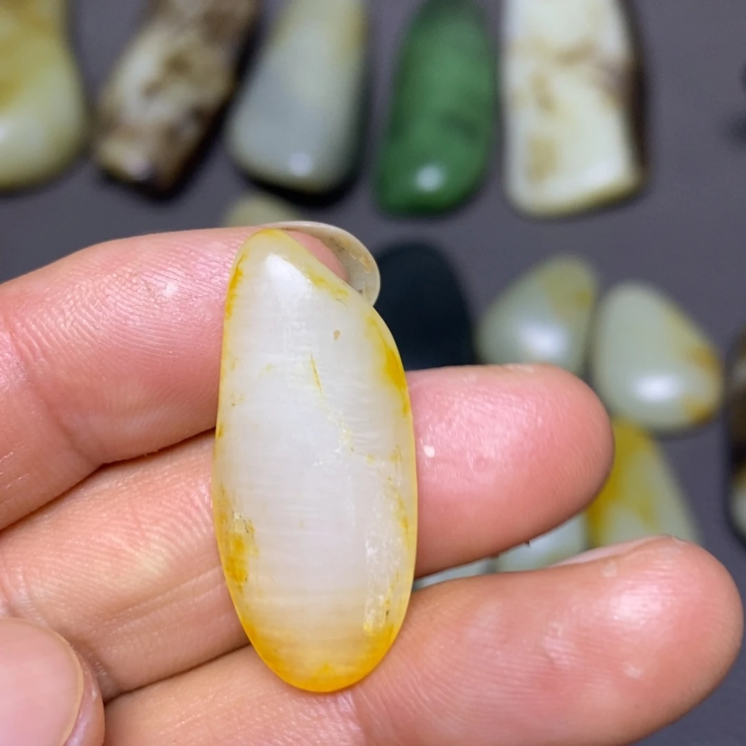 和田玉未镶嵌挂件