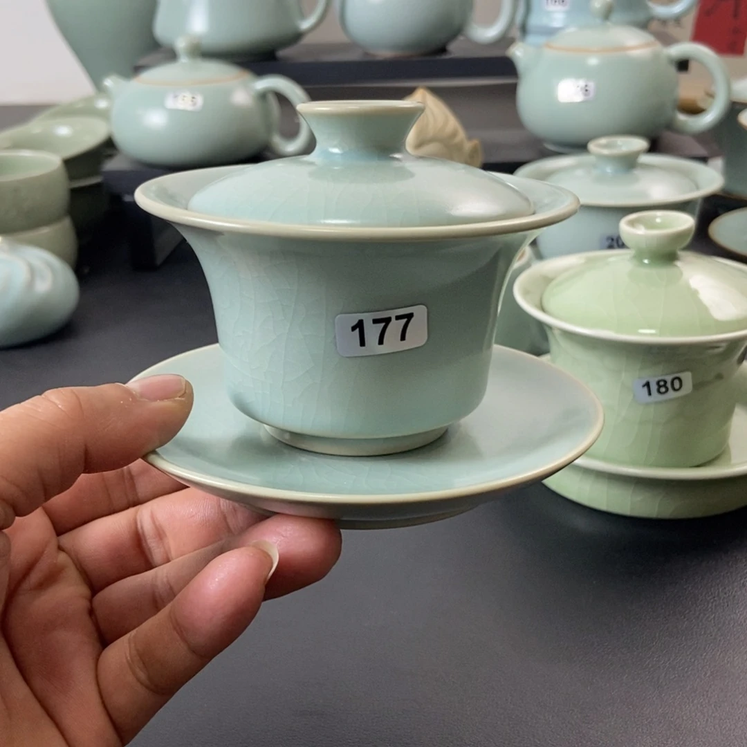 思***达微瑕仿古釉手工马蹄盖碗