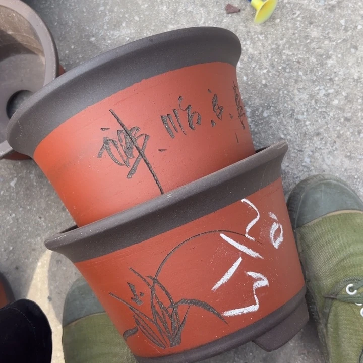 花盆紫砂紫砂的颜色